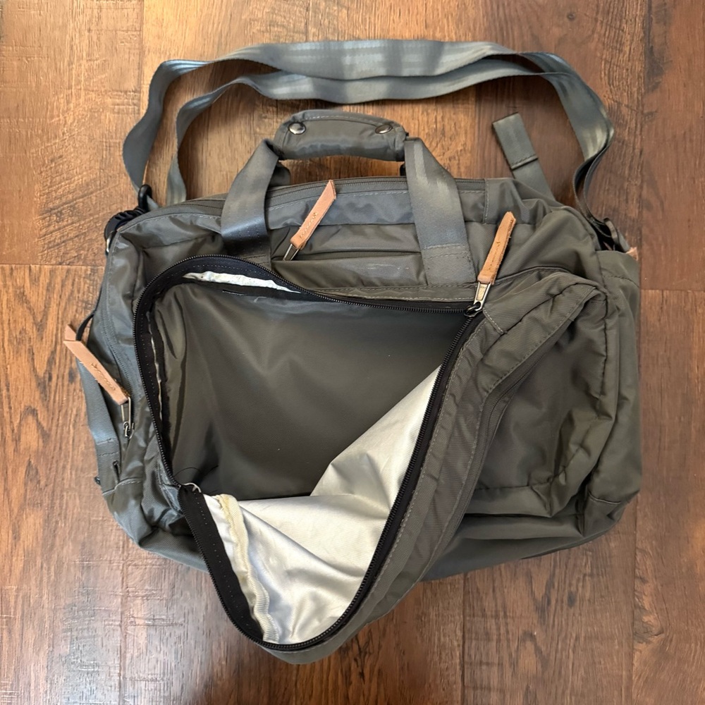 BROOKLYN INDUSTRIES convertible backpack/briefcase, unisex - Picture 7 of 15